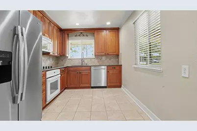 16506 Diana Lane, Houston, TX 77062 - Photo 6