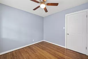 11226 Huggins Dr, Houston, TX 77035 - Photo 20