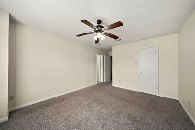 10718 Nobility Drive, Houston, TX 77099 - Photo 14