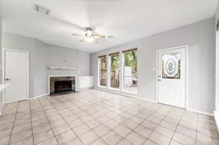 17 E Willowwood Ct, The Woodlands, TX 77381 - Photo 8