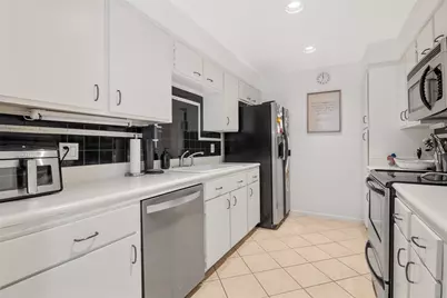 2829 Timmons Lane #228, Houston, TX 77027 - Photo 8