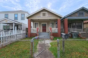 3121 Ave N 1/2, Galveston, TX 77550 - Photo 1