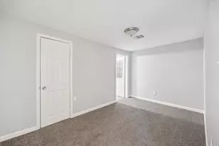 710 E Magnolia St, Angleton, TX 77515 - Photo 6