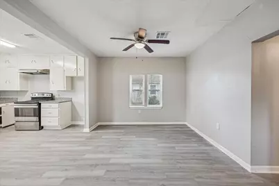 710 E Magnolia Street, Angleton, TX 77515 - Photo 4