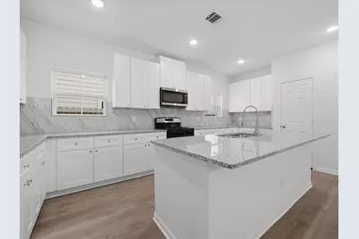 2811 Pine Estate Lane, Houston, TX 77014 - Photo 10