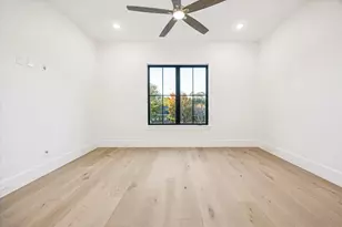 431 W 30th St, Houston, TX 77018 - Photo 26