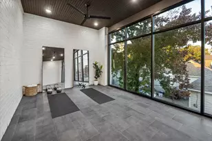 431 W 30th St, Houston, TX 77018 - Photo 20
