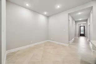 11442 Liger Dr, Tomball, TX 77375 - Photo 2