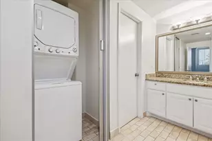 21 Briar Hollow Ln, Houston, TX 77027 - Photo 18