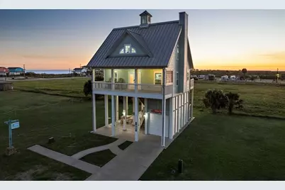 1019 Brighton Jones Blvd, Gilchrist, TX 77617 - Photo 2