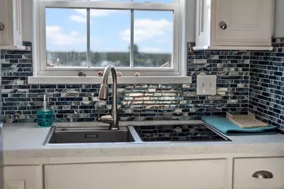 1019 Brighton Jones Blvd, Gilchrist, TX 77617 - Photo 16