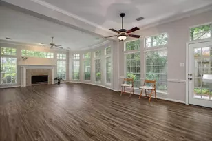 34 Reflection Point Dr E, The Woodlands, TX 77381 - Photo 16