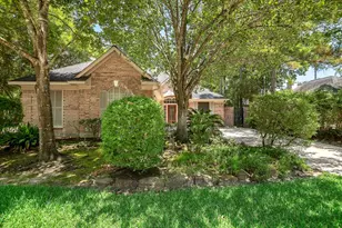 34 Reflection Point Dr E, The Woodlands, TX 77381 - Photo 42