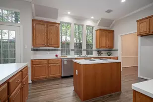 34 Reflection Point Dr E, The Woodlands, TX 77381 - Photo 18