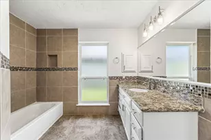 10111 Limewood Ln, Sugar Land, TX 77498 - Photo 10