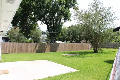 210 Brigadoon Lane, Friendswood, TX 77546 - Photo 34