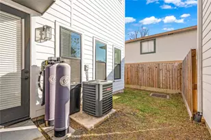 10937 Fire Creek Dr, Houston, TX 77043 - Photo 8