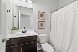 2340 N Amber Ruse Ct, Conroe, TX 77304 - Photo 10