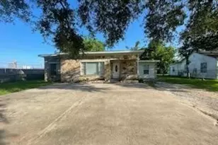 1114 E Pecan St, Angleton, TX 77515 - Photo 20