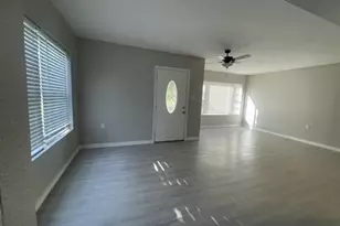 1114 E Pecan St, Angleton, TX 77515 - Photo 6