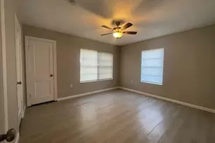 1114 E Pecan St, Angleton, TX 77515 - Photo 12