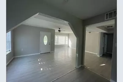 1114 E Pecan Street, Angleton, TX 77515 - Photo 18