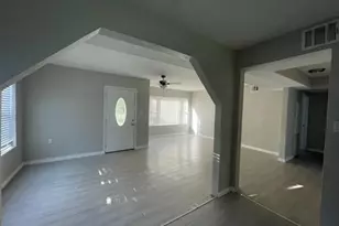 1114 E Pecan St, Angleton, TX 77515 - Photo 18