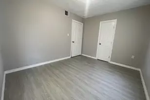 1114 E Pecan St, Angleton, TX 77515 - Photo 8