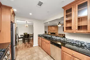 5838 Silver Frst Dr, Houston, TX 77092 - Photo 10
