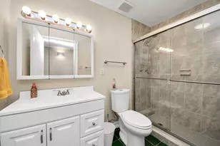 5838 Silver Frst Dr, Houston, TX 77092 - Photo 14