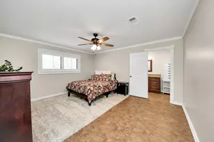 5838 Silver Frst Dr, Houston, TX 77092 - Photo 16
