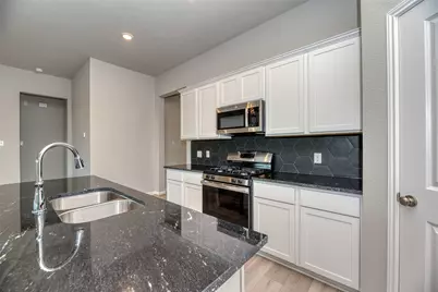 21115 Sunlight Grove Drive, Rosharon, TX 77583 - Photo 2