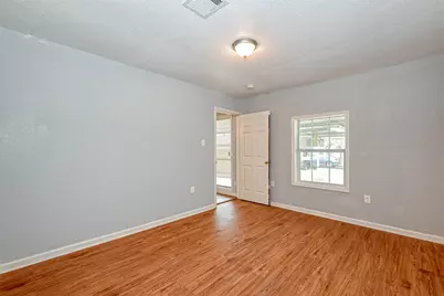 5707 Lakefield Drive, Houston, TX 77033 - Photo 10