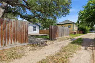 3511 Avenue Q, Galveston, TX 77550 - Photo 22