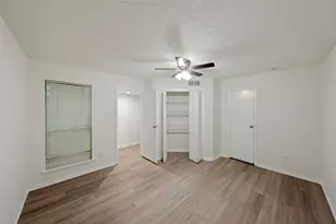 2021 Spenwick Dr, Houston, TX 77055 - Photo 14