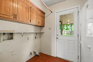 62 Daffodil Ct, Lake Jackson, TX 77566 - Photo 18