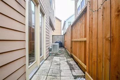 2614 Maxroy Street, Houston, TX 77007 - Photo 32