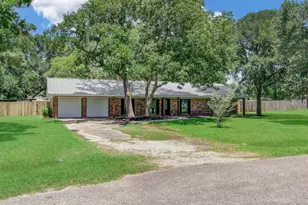 6930 Oak Bend Dr, Alvin, TX 77511 - Photo 1