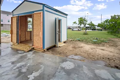 147 N Mae Circle, Crystal Beach, TX 77650 - Photo 6