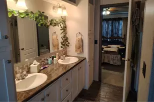 505 Locke St, Woodsboro, TX 78393 - Photo 4