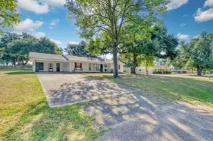 1109 S State St, Madisonville, TX 77864 - Photo 2