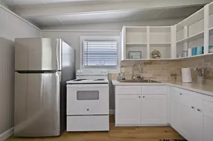 611 Fort Velasco Dr, Freeport, TX 77541 - Photo 6