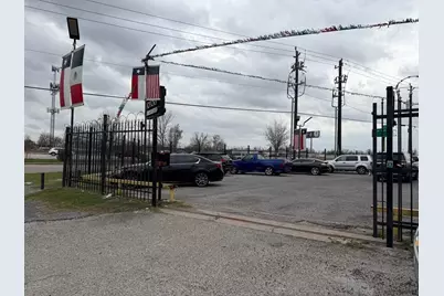 11055 Eastex Freeway, Houston, TX 77093 - Photo 2