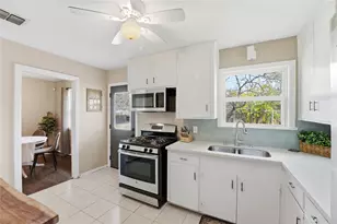 10355 Duncum St, Houston, TX 77013 - Photo 6