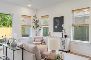 1911 Dewalt St, Houston, TX 77088 - Photo 10