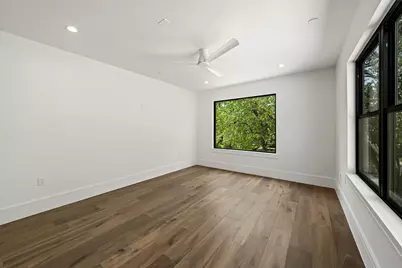 4814 Locust Street, Bellaire, TX 77401 - Photo 34