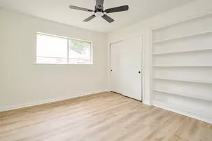 10623 Longmont Dr, Houston, TX 77042 - Photo 26