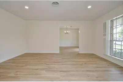 10623 Longmont Drive, Houston, TX 77042 - Photo 8