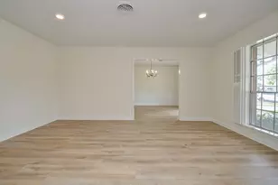 10623 Longmont Dr, Houston, TX 77042 - Photo 8