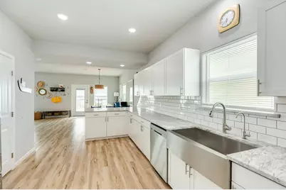 2938 Bluewater Highway, Surfside Beach, TX 77541 - Photo 14